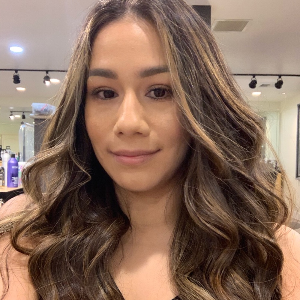 Meet your Posher, Yesenia